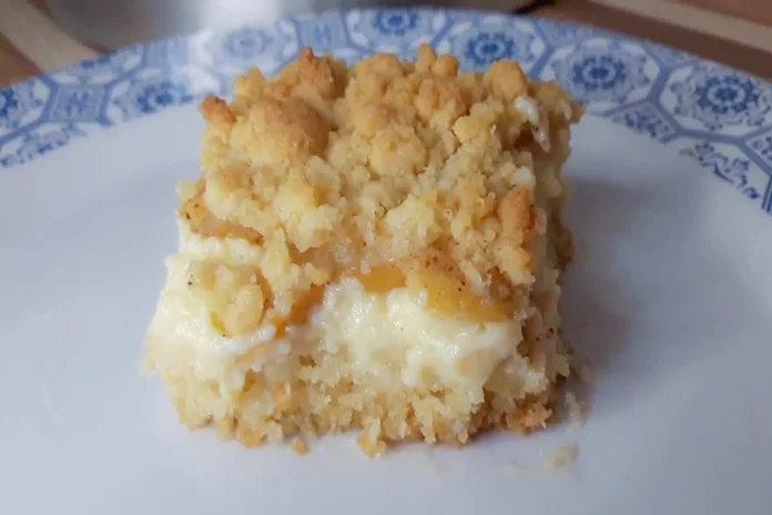 Esta Torta de Maçã Cremosa com Farofa Doce é mais do que uma sobremesa, é um gesto de amor em forma de torta. Prepare para adoçar seus momentos e compartilhe o carinho! ???