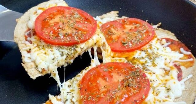 Pizza de frigideira fit fácil