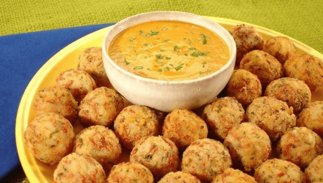 Bolinho de Mandioca com Carne Seca