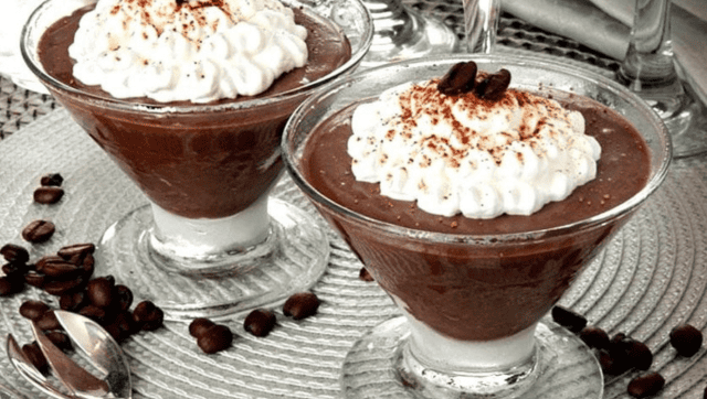 Mousse de Chocolate com Chantilly