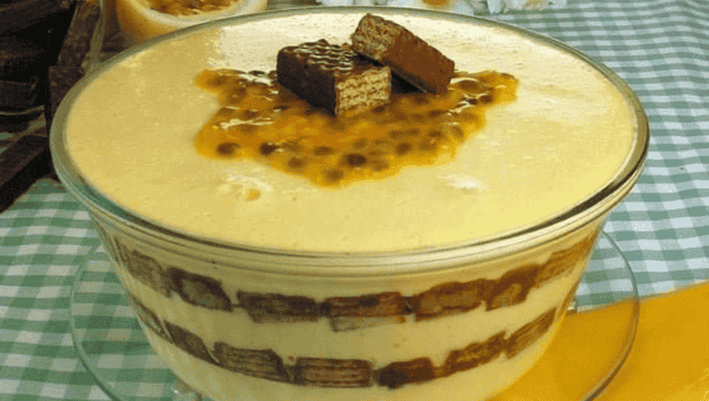 Mousse de Maracujá com Bis