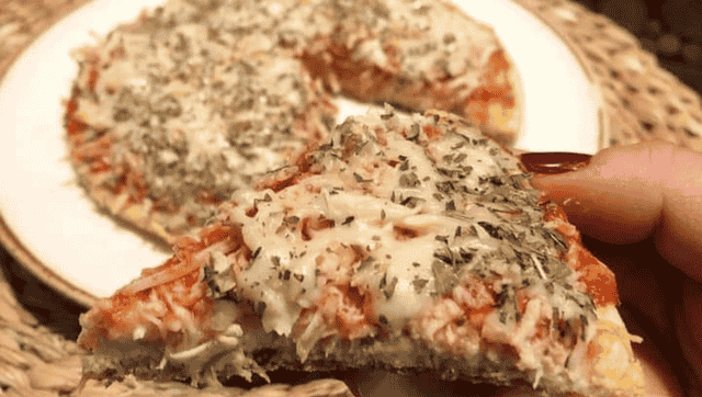 Pizza low carb de Frango